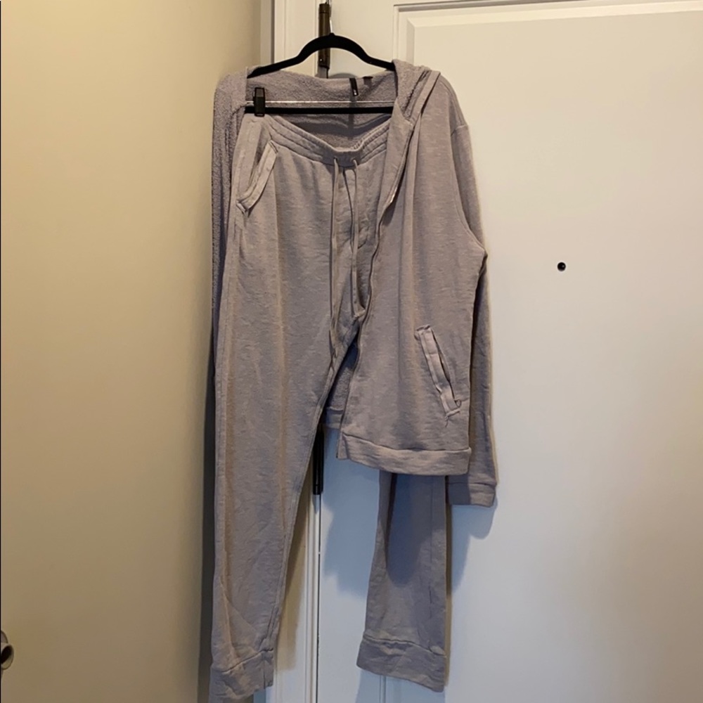 2 Pc Grey Sweat Suit by Joe’s Jeans (XL)